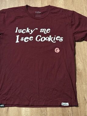 Cookies Men's 'Lucky Me I See Cookies' Short Sleeve Tee - Maroon